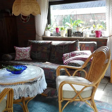 Enas Huus Holiday home *